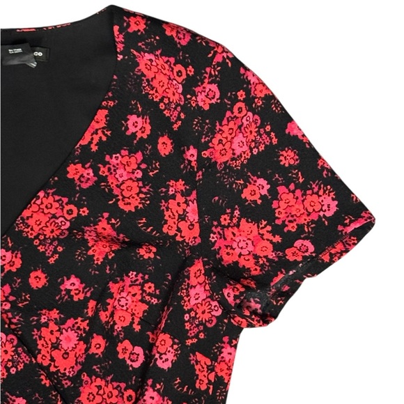 CLUB MONACO - Women’s Black & Red Esquinah Floral Wrap-Style Mini Dress, Size 10 - Picture 7 of 9